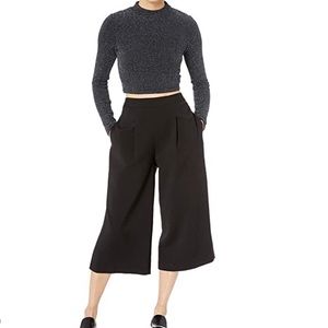 BCBGENERATION CROP TOP